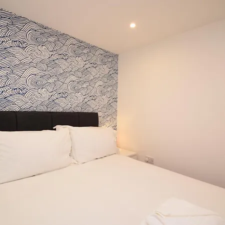 Montezuma House - Harbour-side Apartment Falmouth