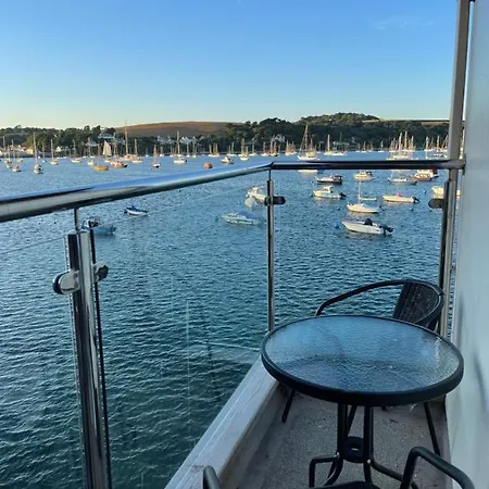 Montezuma House - Harbour-side Apartment *