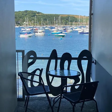 Montezuma House - Harbour-side Apartment